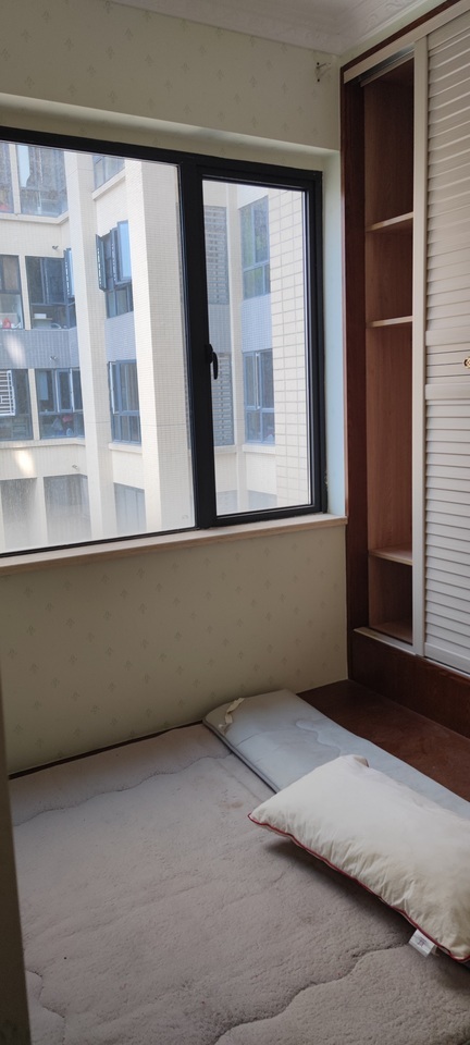 長(zhǎng)房半島藍(lán)灣馨苑法拍房A1棟2006號(hào)房屋及室內(nèi)家具家電