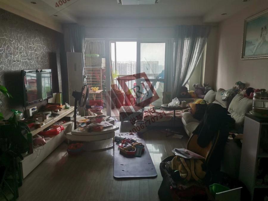 星典時(shí)代新寓法拍房5、6棟3303號(hào)