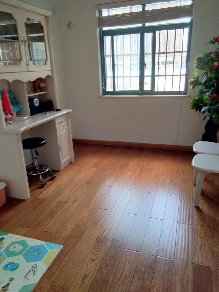 景城苑法拍房二期3#棟704房及配套車(chē)位編號(hào)為：B173號(hào)的使用權(quán)