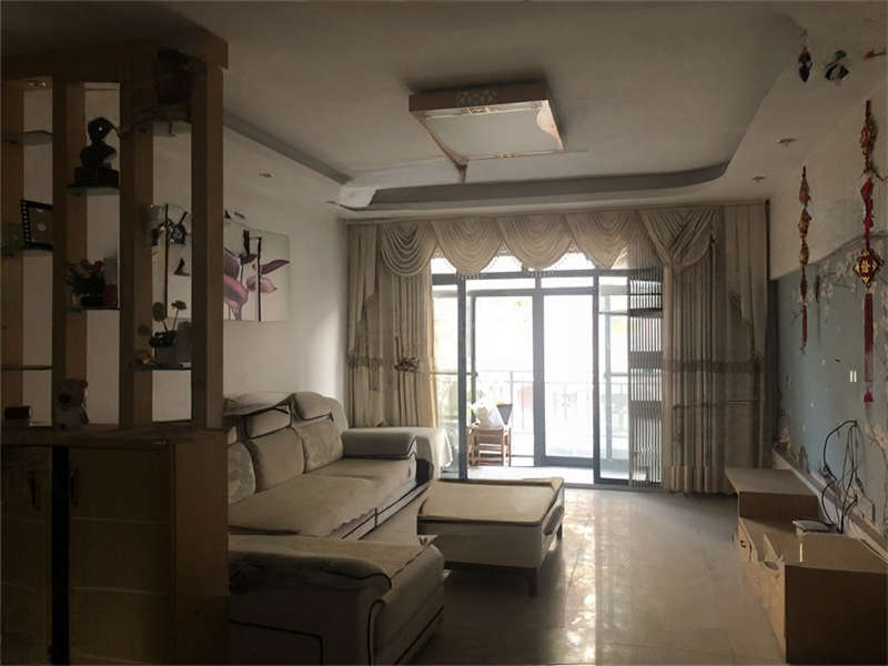 新地東方明珠法拍房4棟205號(hào)房及室內(nèi)物品