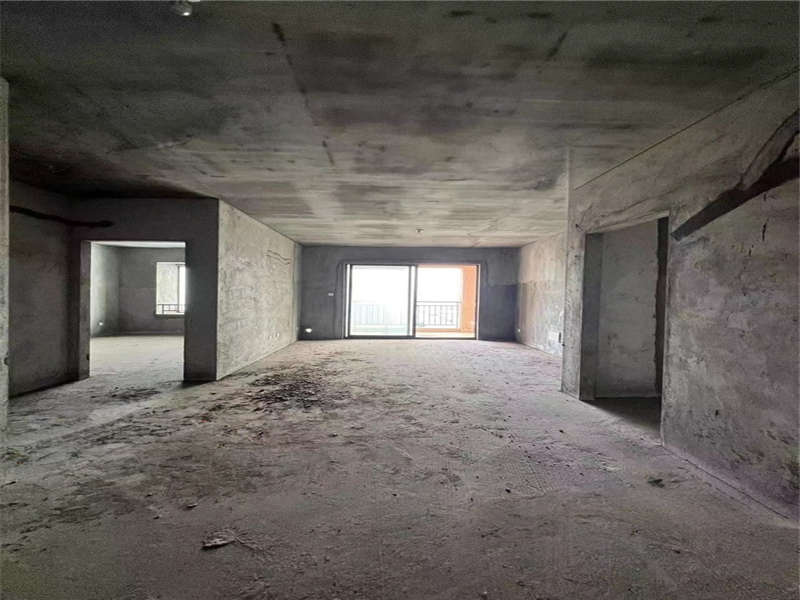 三一街區(qū)法拍房一期4、5棟2602號(hào)及地下室-1336號(hào)不動(dòng)產(chǎn)（實(shí)勘地庫(kù)車(chē)位編號(hào)C073）