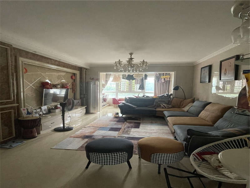 （大露臺）綠地海外灘法拍房20棟308房