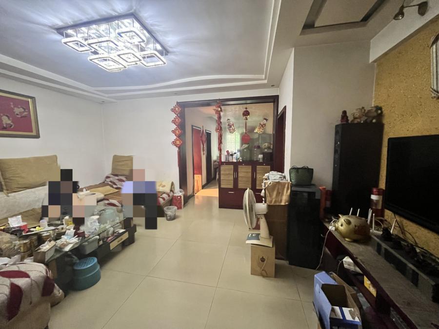 中南汽車(chē)世界L小區(qū)法拍房L24棟203室