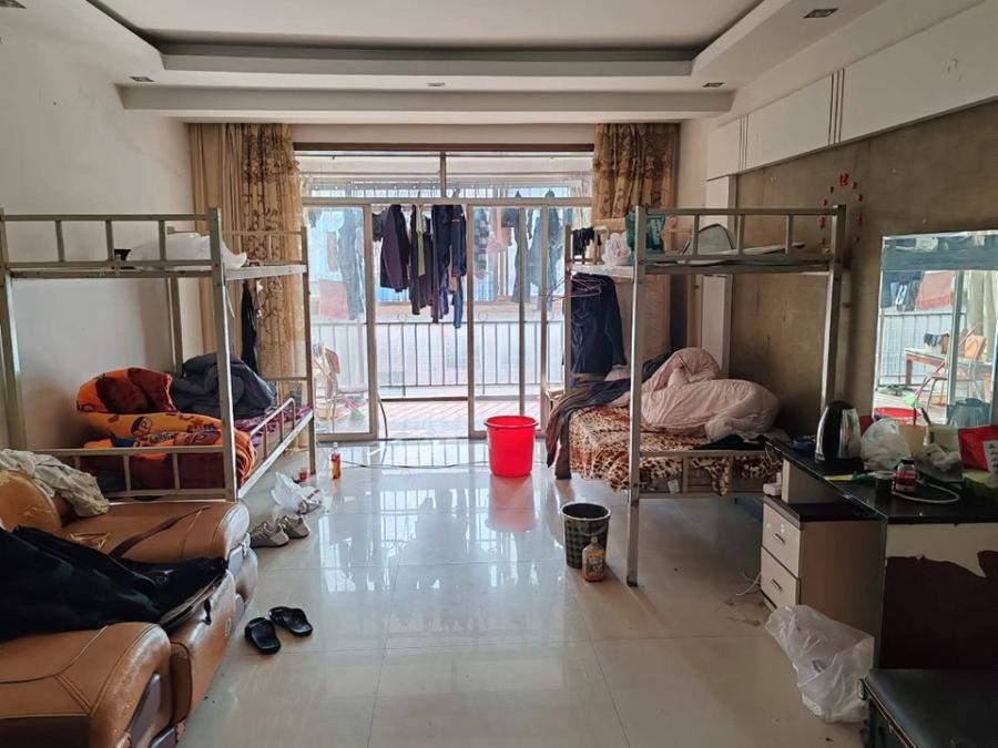 星城名典法拍房1號，2號棟606