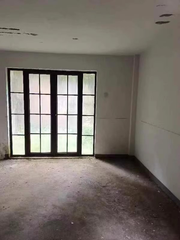 融科檀香山法拍房12棟101號房屋及2個車位（車位號108、109）和地下室