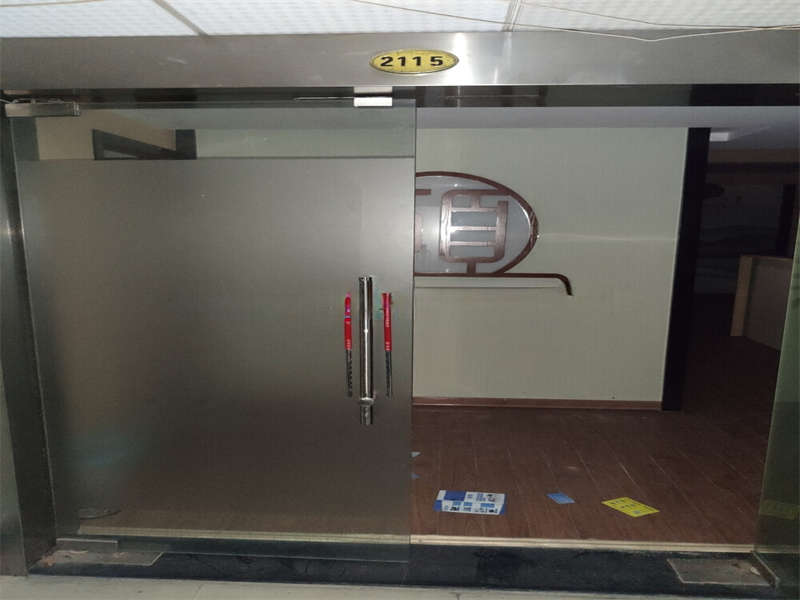 新時(shí)代商務(wù)廣場法拍房2114、2115號(hào)