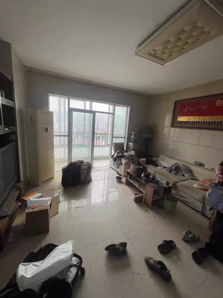 香海西岸法拍房B08、09棟2001房