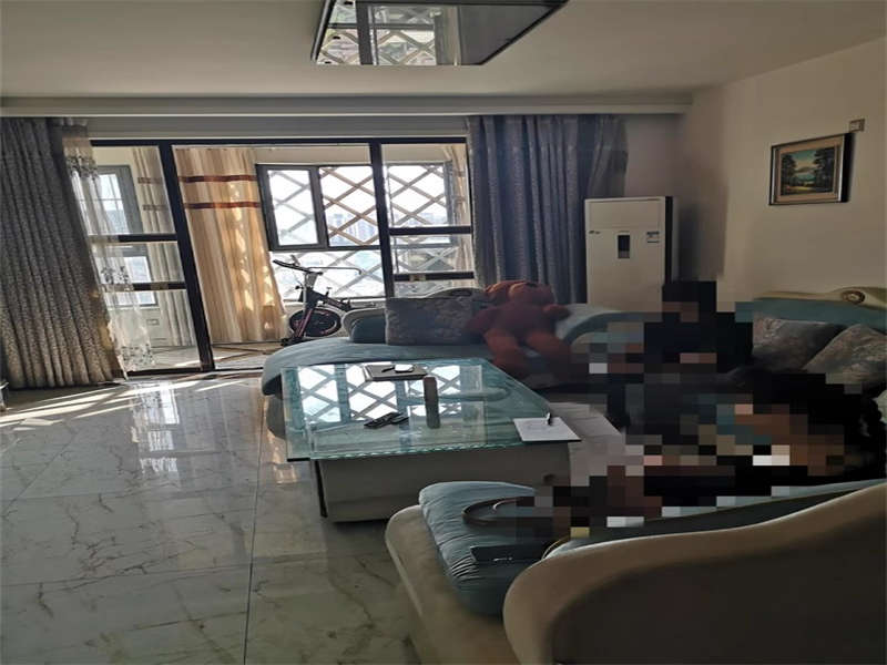 好望谷云邸法拍房8、9棟2808號(hào)及室內(nèi)家具家電