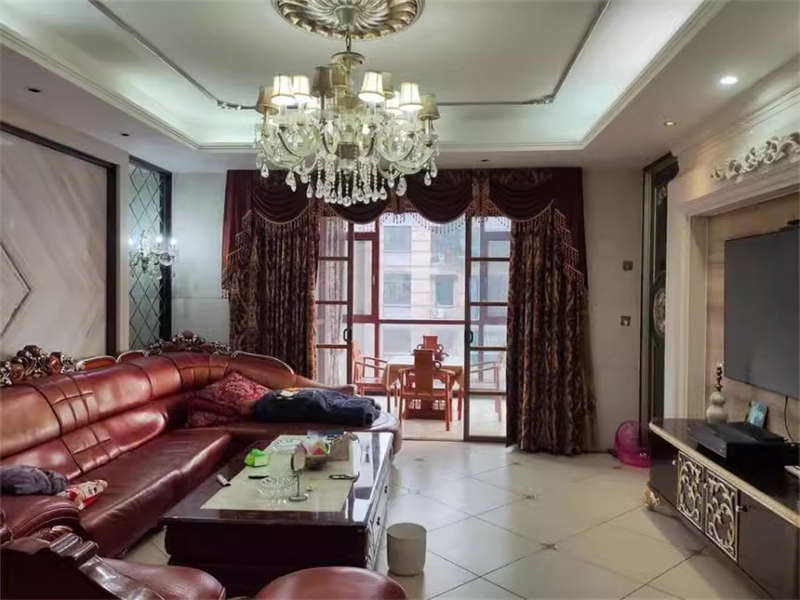 （大露臺 頂復(fù)）共和世家法拍房9棟1101室