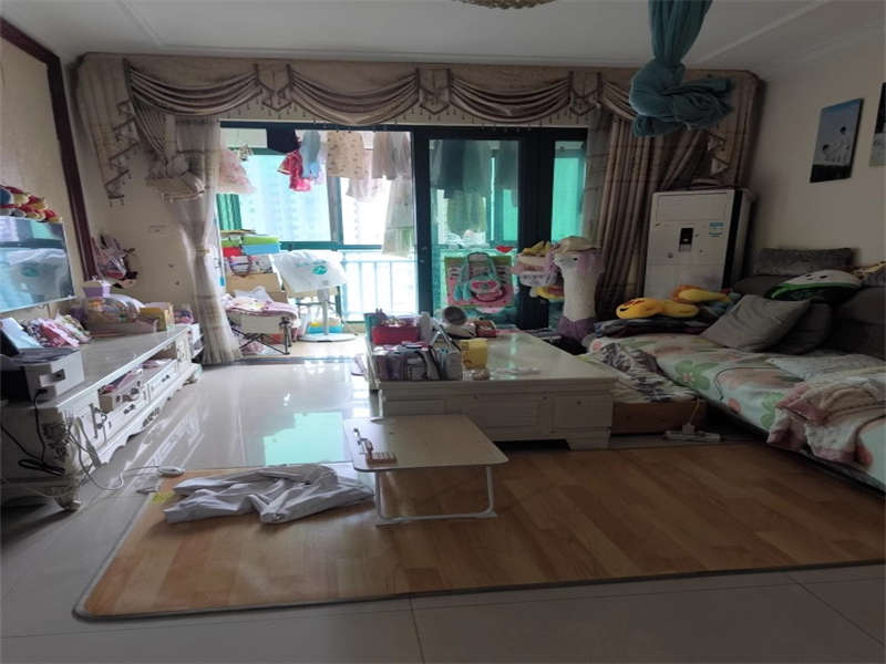 恒大翡翠華庭法拍房1棟1803房及室內家具家電