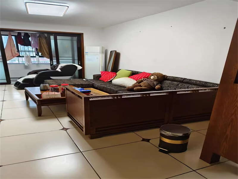 同發(fā)南國新城法拍房A、B、C、D棟1316號房產(chǎn)及室內(nèi)家具家電