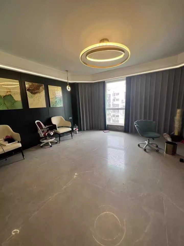 財(cái)富時(shí)代（高橋大市場(chǎng)西大門正對(duì)面）法拍房1棟504號(hào)