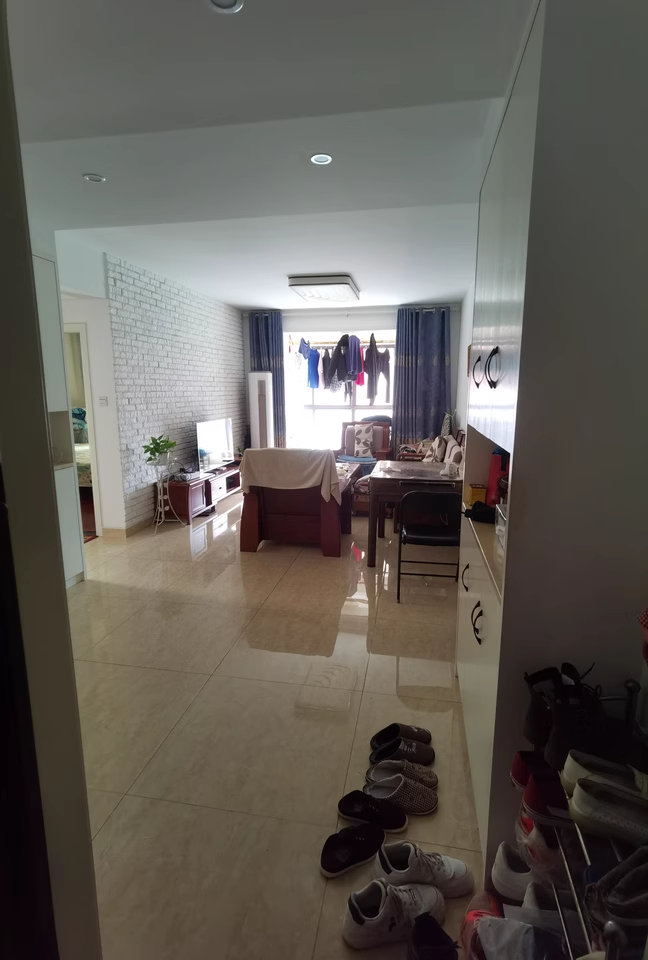 （雙學(xué)區(qū)）乾源國際廣場(chǎng)法拍房12棟1613室