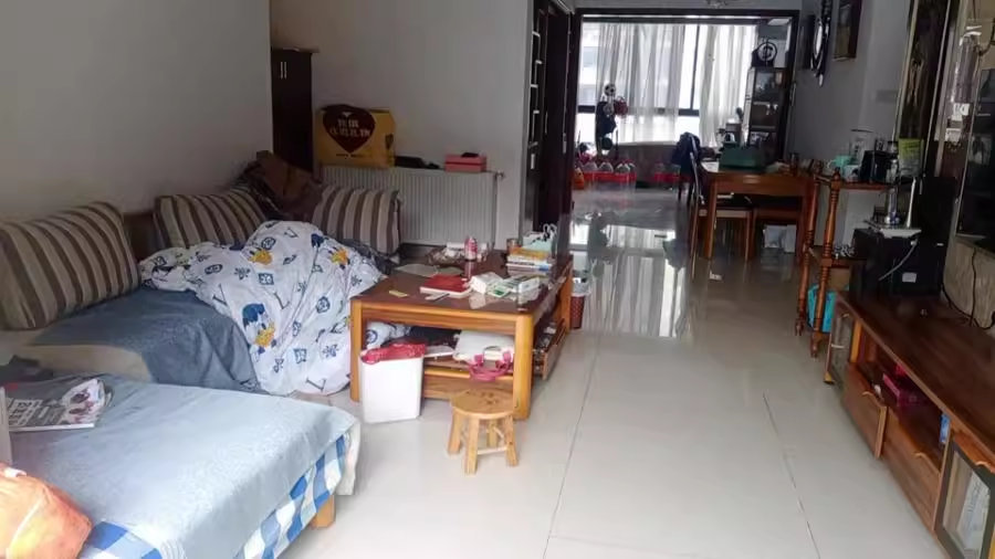 （雙學(xué)位）湘江世紀(jì)城望江苑法拍房5棟1902號房