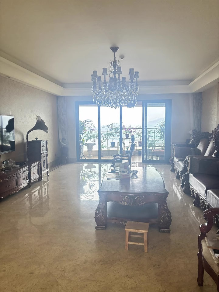 （7.8折 一線江景）華遠(yuǎn)華中心法拍房1號(hào)樓A、B座1506室