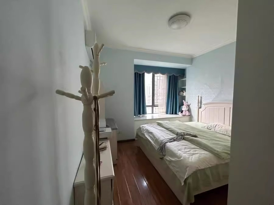 （雙學(xué)位）新華都萬(wàn)家城法拍房19棟1302室