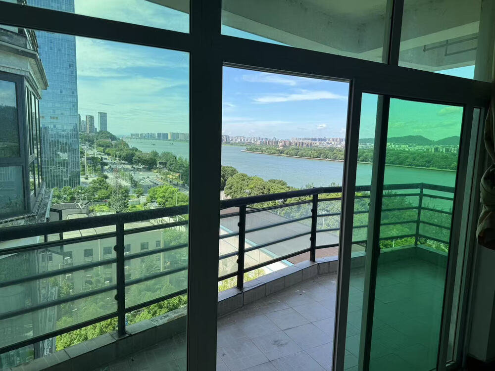 （一線江景）創(chuàng)遠(yuǎn)景園法拍房7棟1301號(hào)房