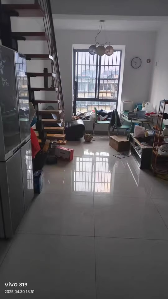 （7折 頂復）楓林綠洲二區(qū)法拍房1棟606房（樓梯房）