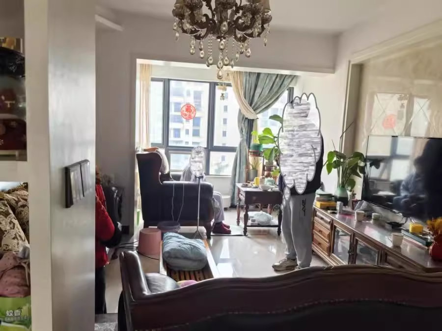 保利麓谷林語(yǔ)法拍房B6棟1004室