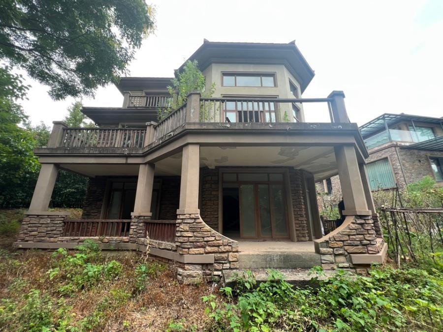 （大花園獨棟別墅）保利閬峰云墅法拍房Q06棟