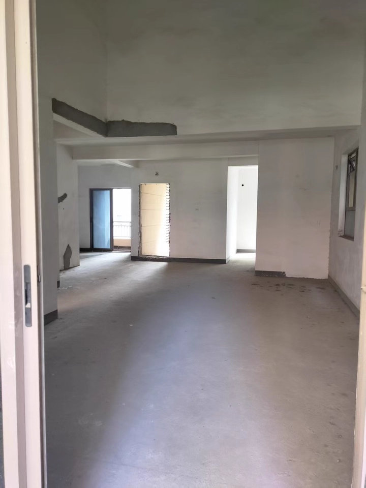 （7折 濱江 稀缺 頂復(fù)洋房 雙學(xué)位）世茂鉑翠灣法拍房D-7-2-1地塊2棟604房