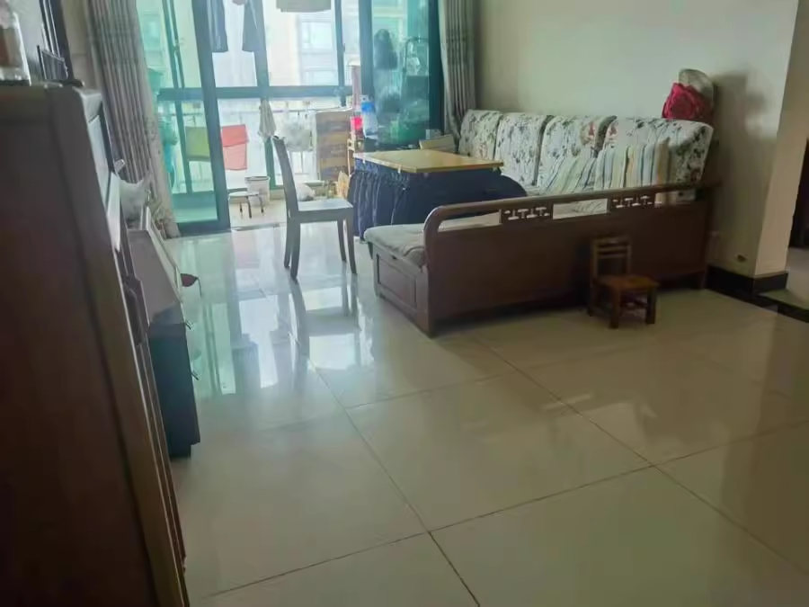 （麓山國際本部）恒大華府法拍房32、33棟2402號(hào)房屋