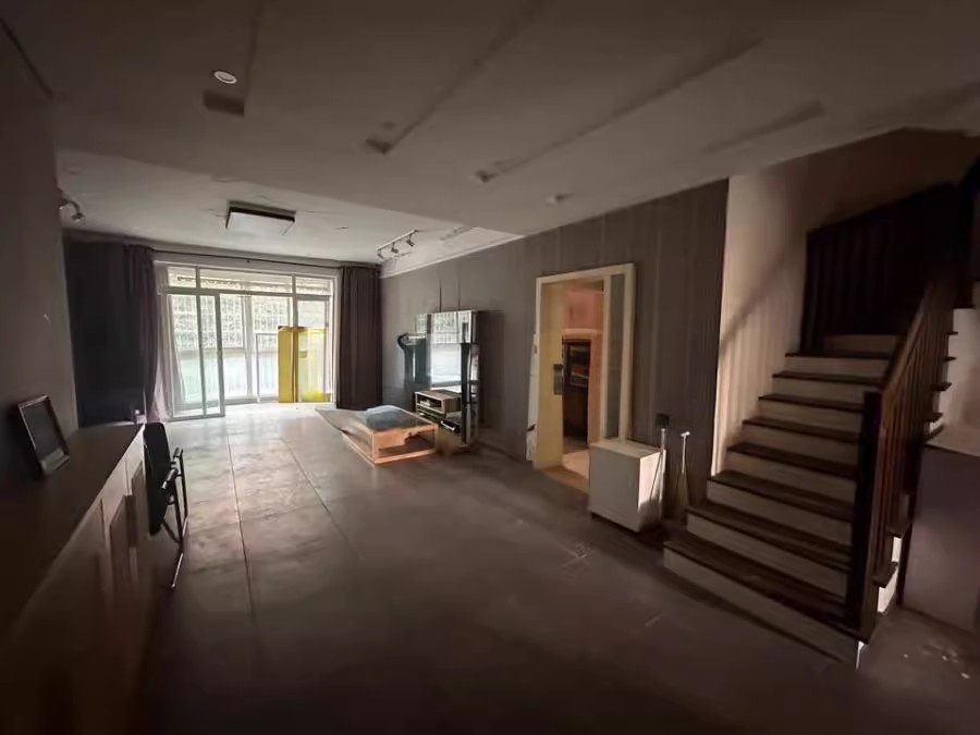 泰時(shí)新雅園法拍房五號樓203、303號